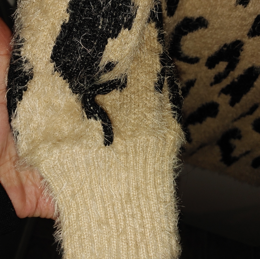Wild & Sweet Tan Leopard Print Sweater Dres Sz.XS NWT - Picture 7 of 9